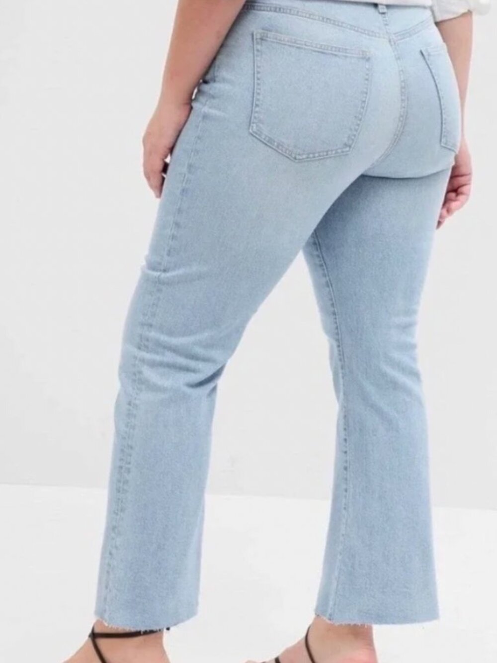 Gap kick fit cropped light blue jeans size 16/ 33 r